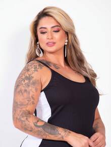 Vestido Alça Modelo Curvy Moda Plus Size Alcinha Fenda Lateral Canelado EXG Curve Longo Elastano Festa Social Gestante - Preto - Visão 6
