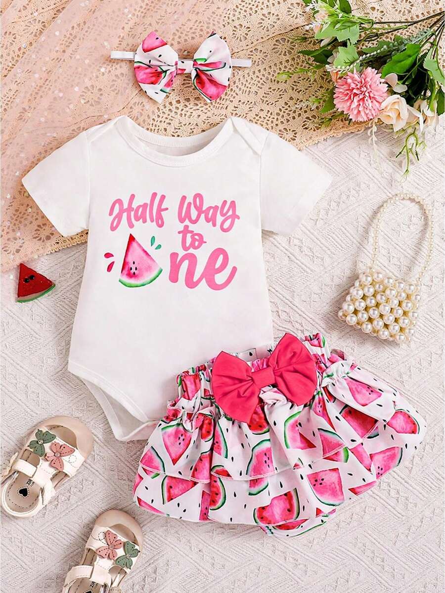 Half Way To One Newborn Baby Girls Birthday Outfits Letter Print Romper Bodysuit Top + Strawberry/Ice Cream/Orange/Watermelon Print Shorts + Bow Headband 3Pcs Clothes Set - 玫紅色 - 查看 1
