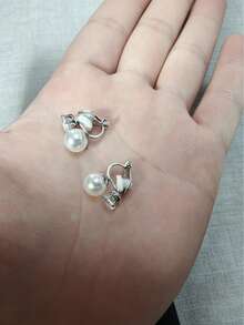 زوجان من الأقراط الأنيقة ذات التصميم متعدد الأشكال، مطلية بالذهب عيار 14 قيراطًا، مصنوعة من الفضة والذهب، ومرصعة بأحجار الزركونيا المكعبة AAA+، واللؤلؤ الصناعي - مثالية للارتداء اليومي، والحفلات، وهدايا الأعياد. - الذهب + الفضة - مشاهدة 8