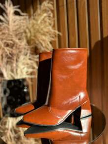 Women's Ankle Boot With Pointed Toe, Low Chunky Heel, And Folded Lapel - Comfortable, , Fashionable (Black, Size 34) - 駝色 - 查看 5