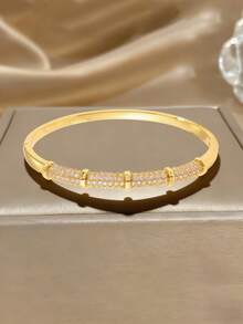 Camhanno 这只是所有拍品中的三分之一，美得让人移不开眼！这款金手镯镶嵌精美，设计耀眼夺目，尽显奢华优雅，令人过目难忘。 - 彩色 - 查看 3