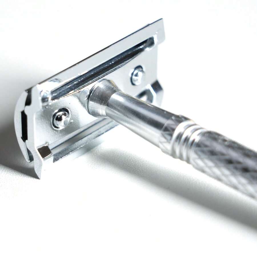 Double Edge Razor ３ピース 両刃カミソリ 替刃５枚付き 剃刀 髭剃り 顔そり メンズ - スタイル - チェックする 1