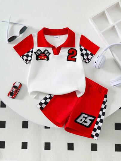 两件套男婴休闲时尚撞色针织套装，包括红色领黑白格子拼接红色短袖刺绣装饰白色上衣和红色黑白格子短裤，夏季服装