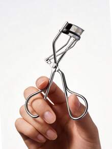 Shu Uemura 银色便携式专业睫毛夹，美容工具，睫毛塑形器，化妆工具 - 銀色 - 查看 3