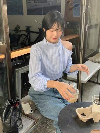 Áo kiểu tay dài dáng Pháp mới mùa xuân sớm, vạt chéo, buộc dây, khoét vai.