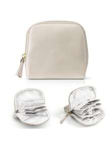 Este organizador de joyas de viaje de cuero cuenta con múltiples compartimentos con tapa abatible, un forro suave y una bolsa con cremallera y borla desmontable. Puede contener anillos, aretes, pulseras, relojes y otras joyas. Su diseño duradero lo convierte en una opción ideal para viajes, almacenamiento diario y como regalo. - Multicolor - Ver 14