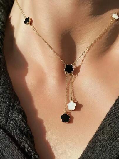 时尚多色幸运四叶草项链，五瓣花项链，女友礼物，黑色、白色、绿色、粉色、紫色和棕色配饰，男士配饰，节日礼物，父亲节礼物，母亲节礼物，毕业礼物，配饰，办公装扮，朋克风，休闲配饰，适合派对、庆典和婚礼等场合。