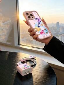 Hasbro offiziell lizenzierte 5-in-1 rosa Cartoon-Themen Handyhülle Set - beinhaltet Handyhülle, Ladegerät Kopfabdeckung, Kabel Schutz, Kabel Aufbewahrung, kompatibel mit iPhone 6-13 Pro Max, tolles Geschenk für Freundin, Tochter, Teenager - Pink - Übersicht 4