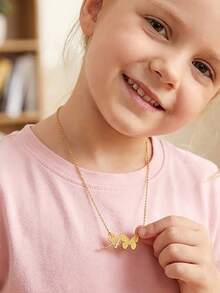 1件金色喷绘蝴蝶字母心形吊坠不锈钢项链，时尚精致颈链，夏季项链，儿童生日礼物 - 金黃色 - 查看 6