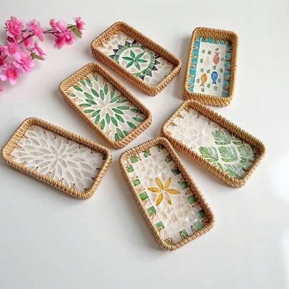 1个藤条贝壳长方形小收纳篮，尺寸为8.66 x 4.72 x 1.18英寸，可作桌面首饰收纳装饰托盘