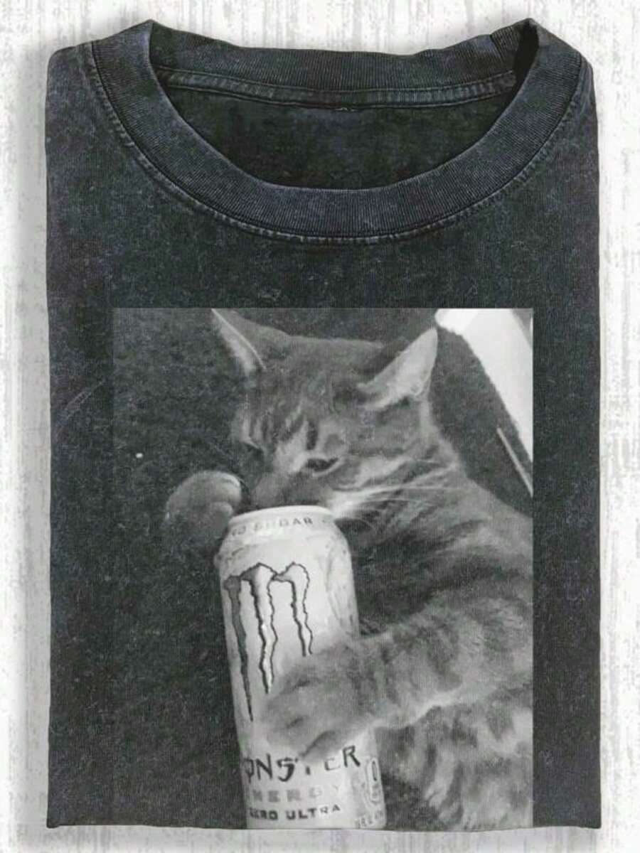 (230g Vintage Washed T-Shirt)Edgy Retro Cat Drinking Monster Graphic Tee Bold Nostalgic Casual Shirt, Pure Cotton Casual And Stylish Comfortable Washed T-Shirt - 黑色 - 查看 1