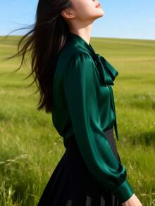 女士优雅缎面白色长袖休闲衬衫，百搭通勤上衣，领口饰有蝴蝶结 - 纯色，适合所有季节，可机洗，不透，面料柔软透气，外观精致，缎面质感，适合办公室和日常穿着，春季百搭。 - 墨綠色 - 查看 5