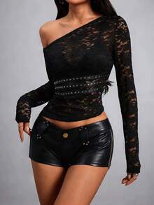 女士黑色蕾丝上衣，性感迷人，百搭单穿或叠穿，露肩不对称蕾丝黑色T恤，修身蕾丝铆钉肩带装饰，适合日常穿着、夜间外出、海滩度假、约会、单身派对、舞台表演、音乐节、嘉年华等场合。 - 黑色 - 查看 2