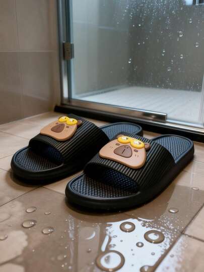 De EVA-slippers, een bestseller in 2024, zijn geschikt voor zowel mannen als vrouwen en worden zeer gewaardeerd voor gebruik binnenshuis. Ze zijn heerlijk zacht, comfortabel voor dagelijks gebruik, lichtgewicht en ademend, en voelen niet benauwend aan de voeten. Ze zijn geschikt voor diverse gelegenheden zoals thuis, in de badkamer en op het strand. Een genderneutrale stijl voor woon-werkverkeer en casual gebruik. Een populair en klassiek item.