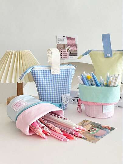 Caja de almacenamiento de lápices con bloque de color a cuadros, estuche de lápices plegable con bloque de color tipo macaron - Caja de almacenamiento de útiles de oficina, caja de almacenamiento de papelería para estudiantes de secundaria y preparatoria, bolsa de papelería portátil para estudiantes, estuche de lápices para niñas, de vuelta a la escuela, útiles de estudio, caja de lápices, bolsa de bolígrafos, mochila de estudiante, elegante y espacioso portaboligrafos para estudiantes, se puede colocar en el escritorio u oficina, adecuado como regalo para amigos, familiares, parejas y mejores amigos