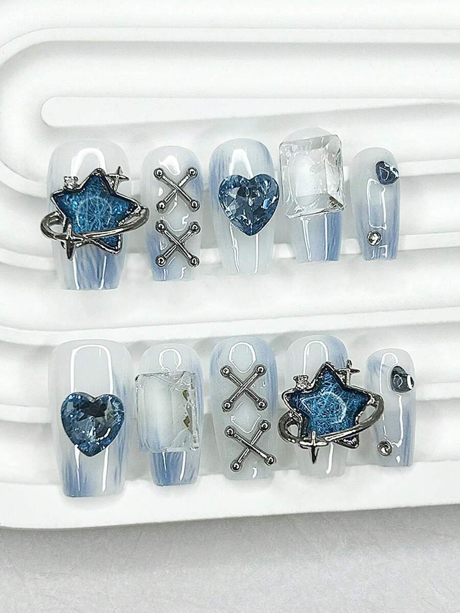 10片柔和法式蓝色晕染手工按压式美甲贴片，饰有水钻、蓝宝石、爱心和星星，周围环绕着梦幻般的假指甲贴片，美甲用品（1张果冻贴纸+1个指甲锉） - 藍白色 - 查看 1