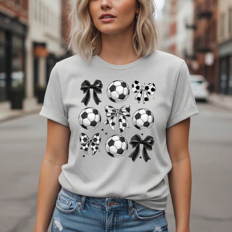 Women's Soccer & Bow Print Cotton T-Shirt, Short Sleeve Round Neck Casual Tee, Cute Sports Graphic Top, Soft Comfortable Basic Shirt, S-5XL Sizes,  Athletic Fashion For Game Day & Daily Wear - 淺灰色 - 查看 1