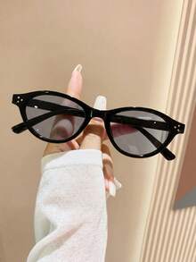 1 Pair Black Oval Studded Fashion Glasses, Suitable For Outdoor Activities, Shopping, Also An Ideal Gift, Perfect For Summer Beach Vacation, Outdoor Activities And Travel - Black and Gray - View 2