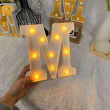 6-Piece Mr & Mrs LED Sign Set - Personalised Valentine's Day Wedding Decor, Anniversary Gift, Couples' Romantic Bedroom Lighting - Warm White Light, Battery-Powered (Batteries Not Included) Home Decor - 6pcs暖光MR&MRS字母燈 - 查看 3