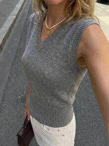 Women's Solid Color Minimalist Casual Commute Versatile Sleeveless Knit Vest Top, V-Neck Ribbed Sweater, Grey, Spring/Summer - Grey - View 2