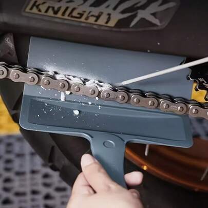 1pc Bicycle Chain Cleaning Tool, Silicone Scraper Brush With Hanging Hole, Ergonomic Non-Slip Handle For Effective Cleaning, Suitable For Bicycles, Motorcycles, E-Bikes And Bicycle Chain Maintenance, Lightweight And Portable, Ideal For Cycling Trips, Garage Repair, And Daily Bicycle Care