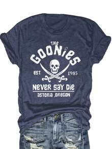 "Goonies Never Say Die" Retro Graphic Tee | Vintage Skull & Bones Design For 80s Movie Fans | Soft Cotton Blend, Comfortable Nostalgic Streetwear - 藏蓝色 - 查看 1