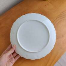 8.2英寸浮雕玫瑰图案餐盘，白色陶瓷餐盘，适合餐厅和家庭使用，可用洗碗机清洗 - 白色 - 查看 6