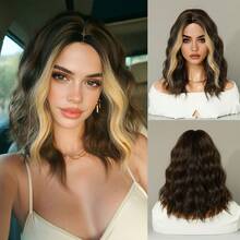 7JHH WIGS Tóc giả ngắn gợn sóng màu nâu sẫm pha be highlight dành cho nữ, dài ngang vai 14 inch, kiểu bob xoăn rẽ ngôi giữa, chất liệu sợi tổng hợp tự nhiên chịu nhiệt, thích hợp sử dụng hàng ngày, cosplay và dự tiệc. - Làm nổi bật màu be - Xem 12