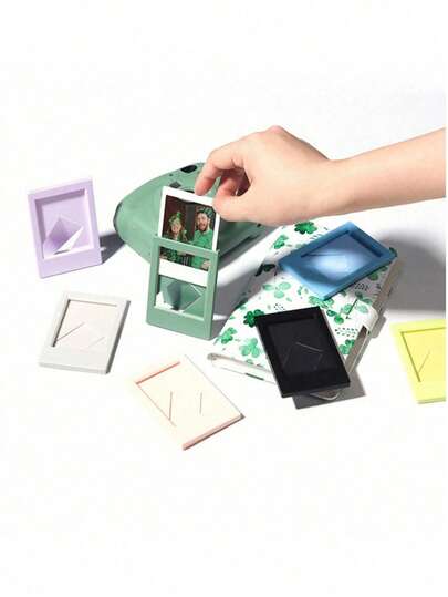 1 chiếc, thích hợp cho khung ảnh dọc mini cổ điển, khung ảnh mini tối giản 3 inch nhiều màu sắc, giá đỡ ảnh sáng tạo, vật trang trí bàn làm việc, dùng để lưu trữ và trưng bày ảnh kỷ niệm, thẻ sưu tầm và quà lưu niệm của người hâm mộ.