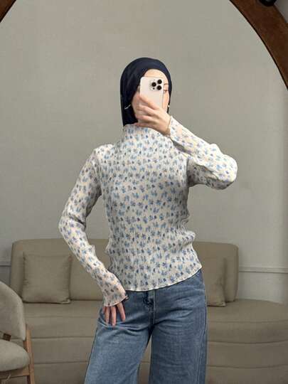 Livesso Ditsy Floral Print Lettuce Trim Blouse,Long Sleeve Tops,Fall Clothes Graphic Tee