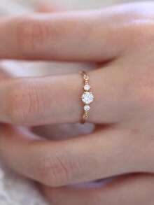 BALMORA 1枚经典百搭S925纯银六爪锆石戒指，适合女性节日礼物、派对装扮 - 金色 - 查看 3