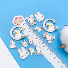 5/12件套可爱兔子吊坠套装 – 珐琅锌合金可爱卡通月亮星星设计 – DIY手链项链耳环工艺品材料，适合生日派对和春节 - 彩色 - 查看 4