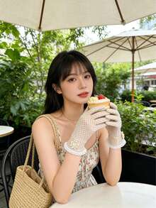 1 par de guantes de mujer con estampado de lunares, disponibles en negro/gris plateado/burdeos/café/rojo púrpura/caqui, estilo retro dulce, de tela elástica transpirable, longitud de dedo completo, puño de encaje, decoración floral, protección UV, transpirable antideslizante, adecuado para ciclismo al aire libre, ir y venir y salidas de primavera, adecuado para las temporadas de primavera y otoño. - Multicolor - Ver 3