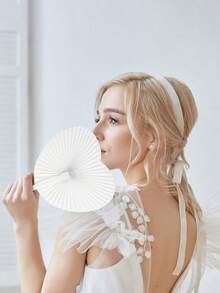 1/5/10/20/30/40/60pcs White Heart-Shaped Folding Paper Fans, Summer Paper Fans, White Bulk Folding Hand-Held Fans With Plastic Handles, Suitable For Weddings, Birthdays, Guest Parties As Small Gifts, DIY Best Gifts, Weddings, Birthday, Party Decorations, European Wedding Supplies, DIY Party Decorations, Heart-Shaped Fans, Advertising Fans, Summer Party Dance Gifts - Multicolor - View 4