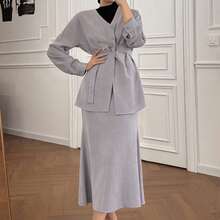 DAZY Conjunto de 2 piezas de blusa cruzada con cuello retorcido y falda recta, elegante para primavera y verano, adecuado para uso casual, trabajo, boda, commute, marrón, conjunto de mujer de negocios casuales para mujer - Morado - Ver 10