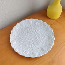 8.2英寸浮雕玫瑰图案餐盘，白色陶瓷餐盘，适合餐厅和家庭使用，可用洗碗机清洗 - 白色 - 查看 7