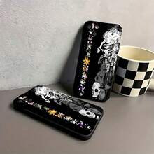 One Piece: Piratas del Sombrero de Paja y sus banderas Jolly Roger. Esta elegante funda para teléfono es compatible con Samsung, Apple, OPPO, , etc. Fabricada en TPU flexible, resistente a golpes y arañazos, ofrece una excelente protección contra caídas y un agarre cómodo. Es un regalo ideal para familiares, amigos y seres queridos, y una opción perfecta para festivales, fundas para iPhone, San Valentín y artículos de . - Negro - Ver 7