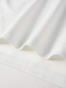 Mujer002PS Camiseta de Mujer Casual Versátil  Cómodo y Elegante Camisa con estampado "HELLFIRE CLUB" atractiva para fans de estilos únicos, combinando blanco y negro con un demonio imponente, espadas con fuego y símbolos intrigantes - Blanco y Negro - Ver 5