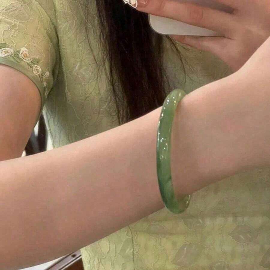 1pc Green Jade-Like Bangle, Sweet & Versatile Bracelet Suitable For Women, Below 75kg, Couples & Moms As Gifts - 綠色 - 查看 1