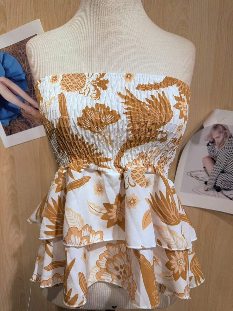 Printed Cropped Top With Elastic And Ruffle Detail. - Khaki - View 1