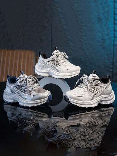 1双儿童软底防滑休闲运动户外魔术贴透气鞋，适合春秋季穿着