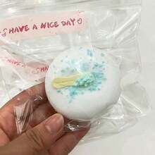 2026新款热销减压冰淇淋捏捏球，慢回弹捏捏玩具，可塑形冰淇淋捏捏球，史迪奇玩具，旅行玩具，课堂解压玩具，迷你小玩意，洗澡玩具，圣诞文具，压力球，送给男孩女孩的礼物，情人节，新年，生日，圣诞节，万圣节，完美礼物 - 彩色 - 查看 9