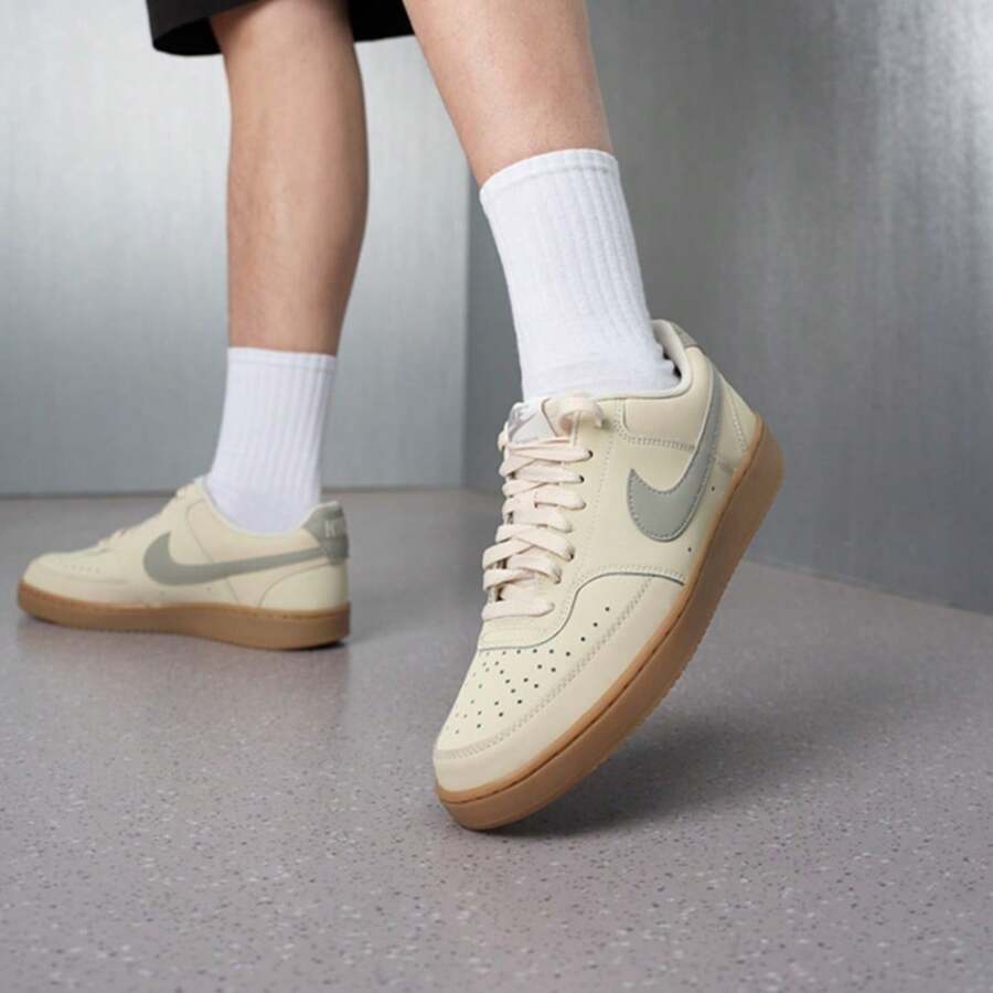 Nike 男子新款低筒運動休閒板鞋 - 杏色/灰色 - 查看 1