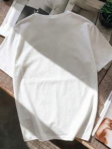 Disney 复古街头风T恤，饰有米老鼠标志印花，采用优质面料制成。男士圆领短袖T恤。 - 白色 - 查看 2