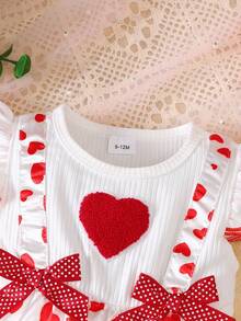 2pcs/Set Toddler Girls' Fashion Cute Red Heart Patchwork White Striped Ruffle Sleeve Romper & Red Heart Skirt Bow Headband Princess Outfit, Newborn Photoshoot Clothes, Valentine's Day 2026 New Arrival - 紅色 - 查看 3