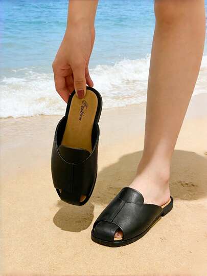 女士时尚凉鞋，凉鞋，鞋子，女鞋，女士凉鞋，女士平底凉鞋，优雅女士凉鞋，包头女士凉鞋，圆头平底鞋，女士度假凉鞋，全新原创设计，适合日常通勤、户外购物、海滩度假等各种场合，女士黑色凉鞋，度假鞋，轻便柔软鞋底，休闲舒适，户外度假，夏季凉鞋