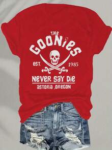 "Goonies Never Say Die" Retro Graphic Tee | Vintage Skull & Bones Design For 80s Movie Fans | Soft Cotton Blend, Comfortable Nostalgic Streetwear - 紅色 - 查看 1