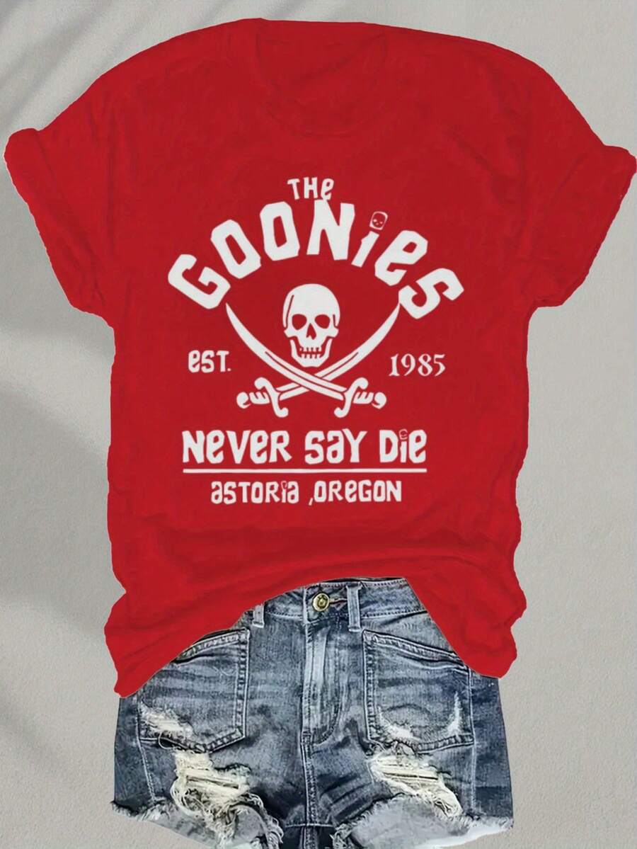 "Goonies Never Say Die" Retro Graphic Tee | Vintage Skull & Bones Design For 80s Movie Fans | Soft Cotton Blend, Comfortable Nostalgic Streetwear - 紅色 - 查看 1