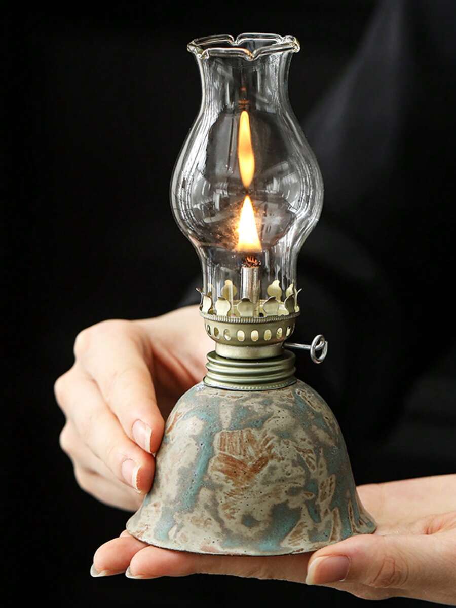 1个陶瓷窑烧釉面油灯，带手柄和灯罩，可调节灯芯，适用于露营、室内照明，可用作陶瓷油灯烛台、煤油灯或防风灯，带火焰控制旋钮 - 1PC - 查看 1