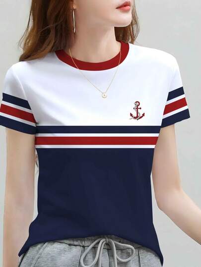 Camiseta corta para mujeres con estampado de franjas en tonos contrastantes azul marino y diseño de ancla, playeras de mujer, tops de mujer, con cuello redondo moderno. Su diseño versátil la convierte en la opción ideal para el vestuario femenino.